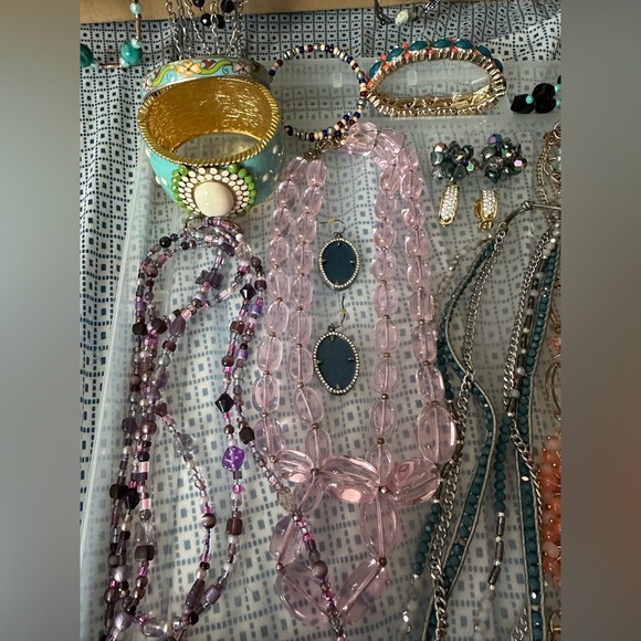 “WONDERS FOUND” VINTAGE JEWELRY FOR A POSHMARK SHOW ONLY 6:45 PM ET - Picture 2 of 4